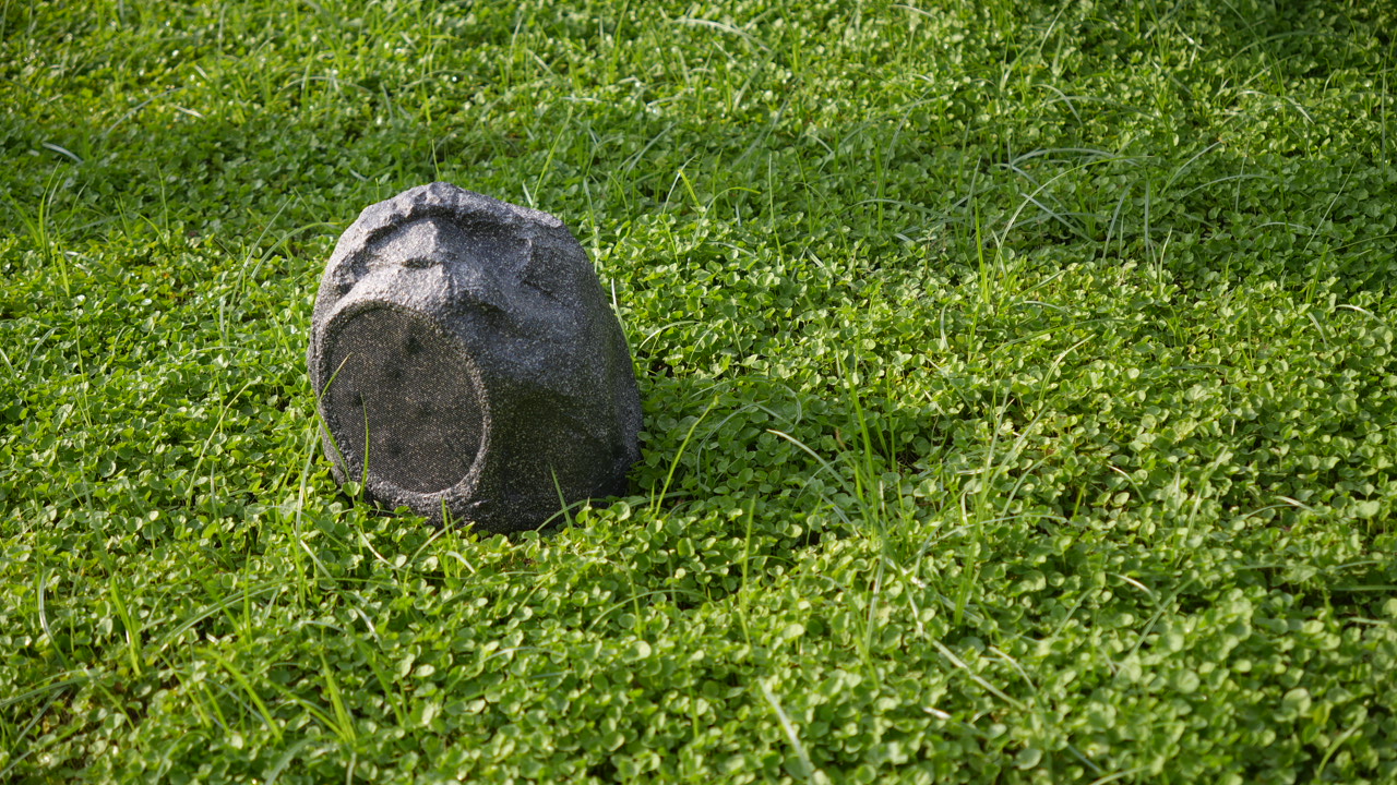 WEATHERPROOF ON-GROUND 'ROCK'